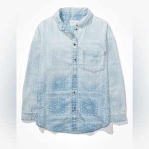 AMERICAN EAGLE OUTFITTERS- Oversized Button Up Shirt